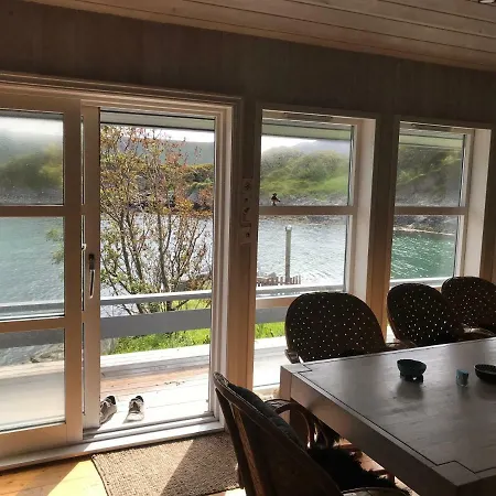 Lofoten Unique Waterfront Cabin Napp