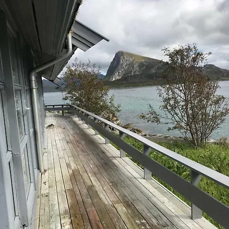 Lofoten Unique Waterfront Cabin Holiday home *