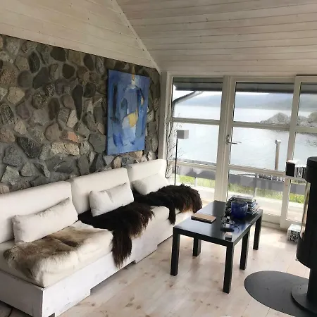 Lofoten Unique Waterfront Cabin Holiday home Napp